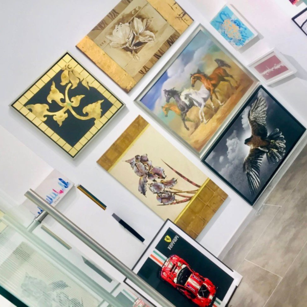 Monochrome Luxe Expression